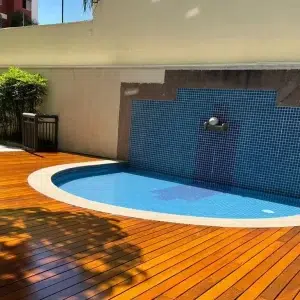 deck-madeira-piscina-resina-eco-empresa-instalacao-deck