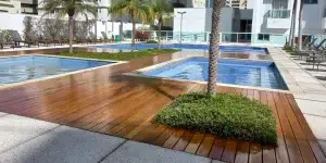 deck-piscina-resina-eco-empresa-instalacao-deck